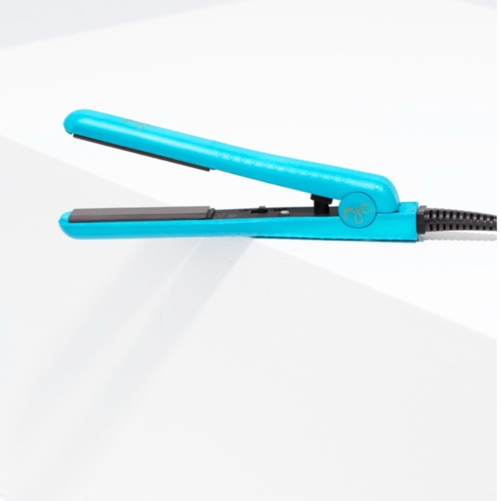 Mini styling tool in blue